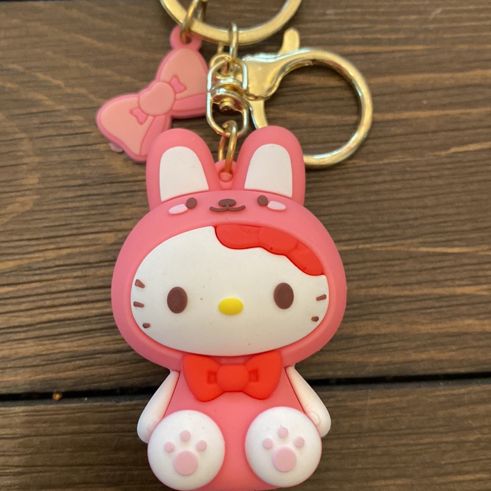 HELLO KITTY KEYCHAIN
